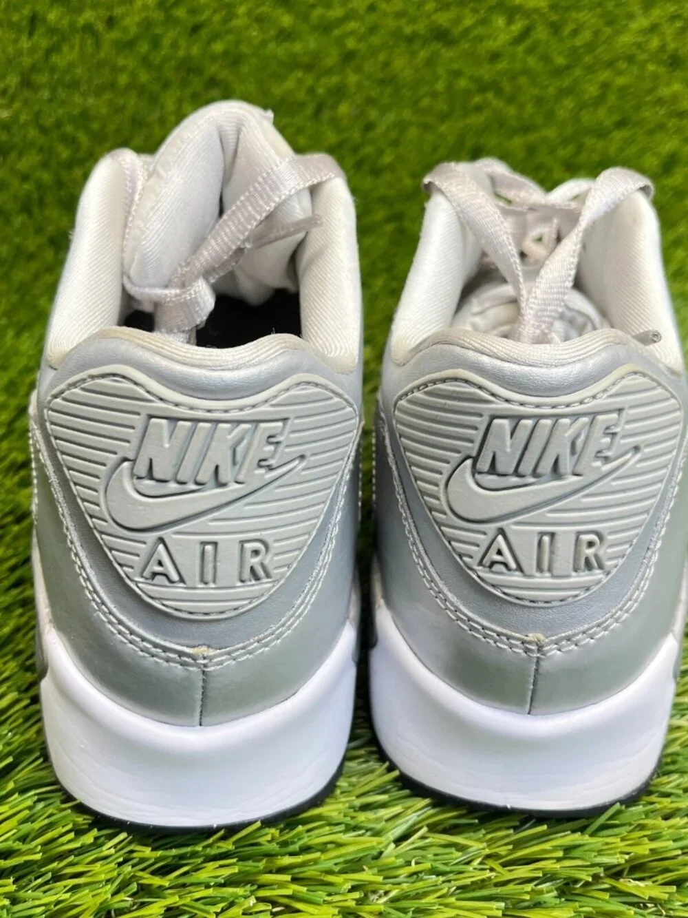 Nike Air Max 90 SE Boys Size 7Y Silver White Casual Leather Shoes Sneakers‎